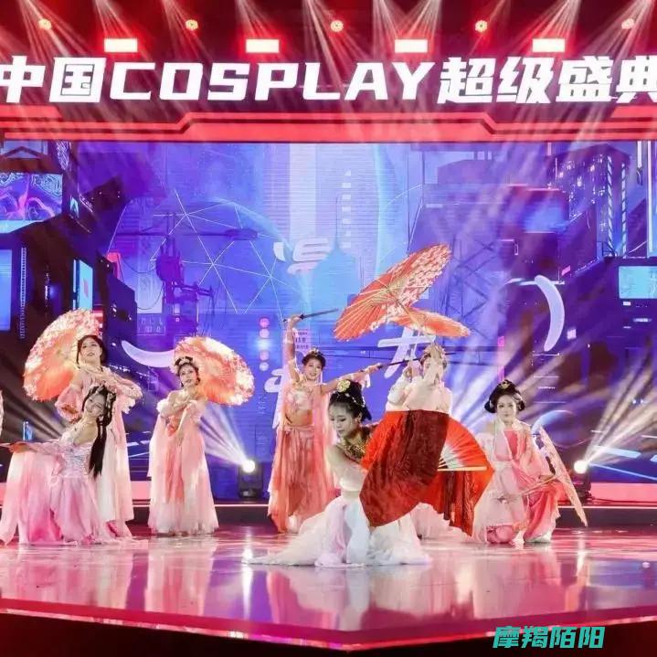 揭秘这群年轻人如何在秀坊日常中炸裂全场的COSPLAY逆袭之路 从大学社团到大赛冠军 (揭秘这群年轻男人)